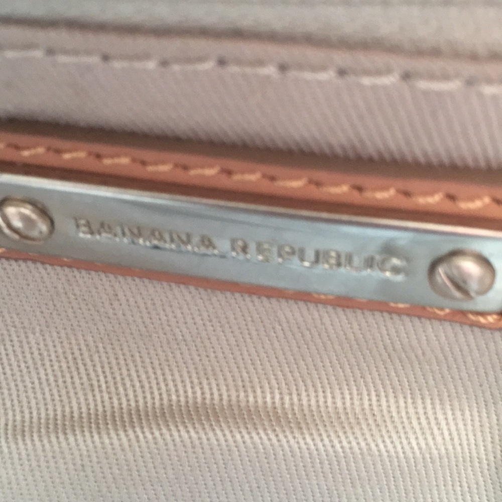 Banana Republic leather purse - Picture 7 of 9
